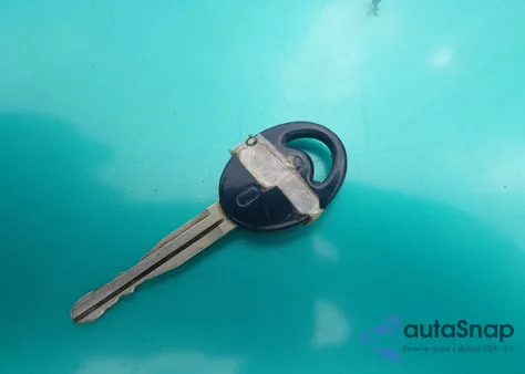 1995 Geo Prizm Lsi из США, поврежденный, VIN 1Y1SK5261SZ034914